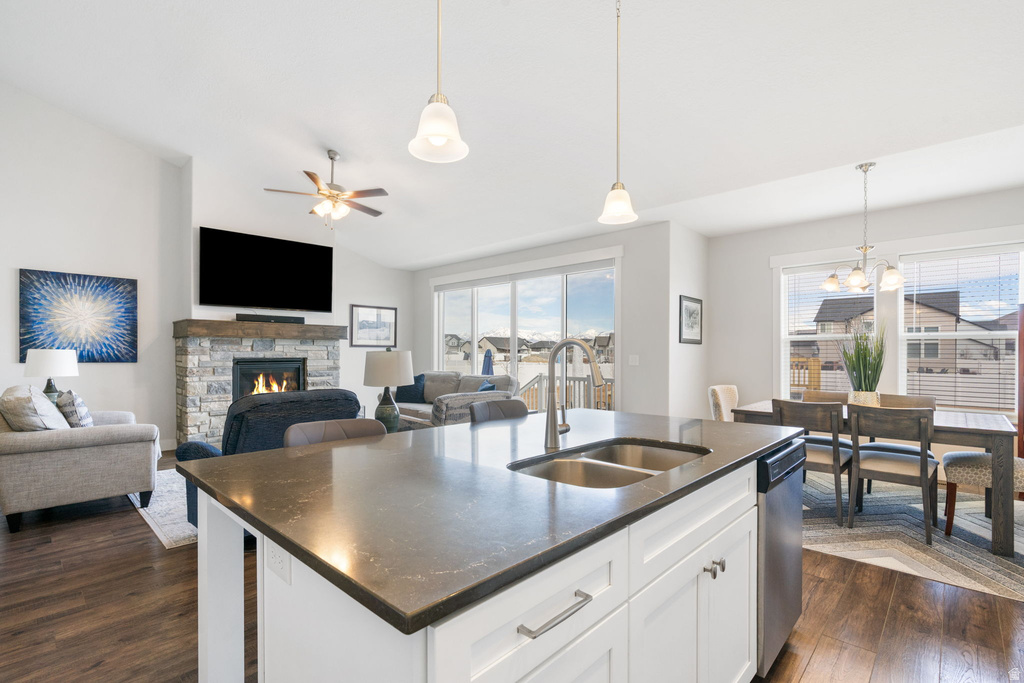 4868 N CANAAN PEAK DR Eagle Mountain, UT 84005