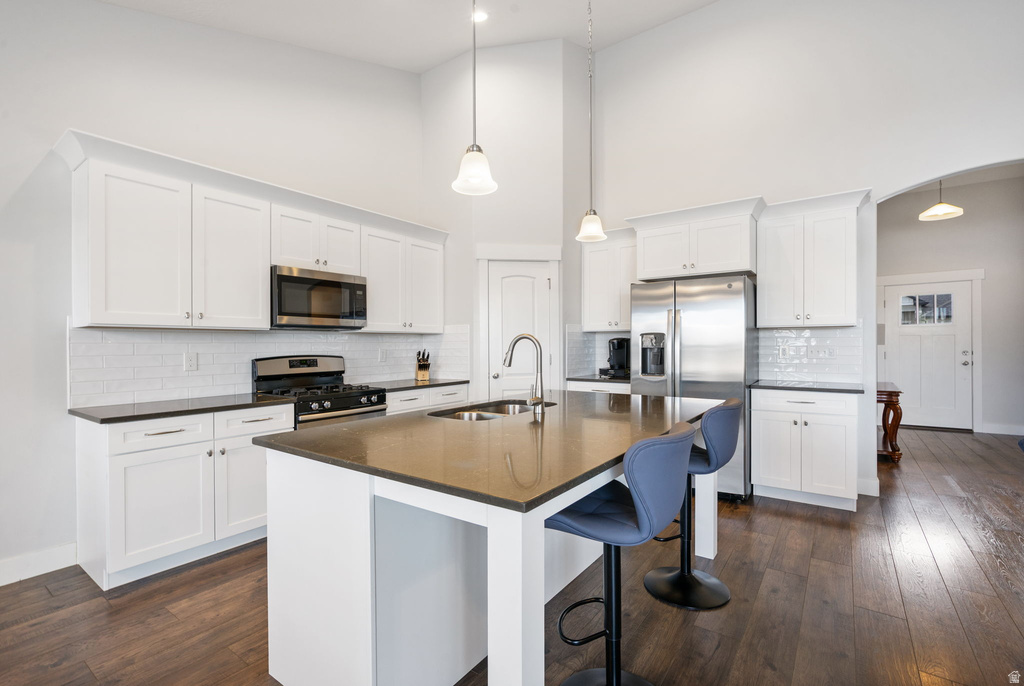 4868 N CANAAN PEAK DR Eagle Mountain, UT 84005