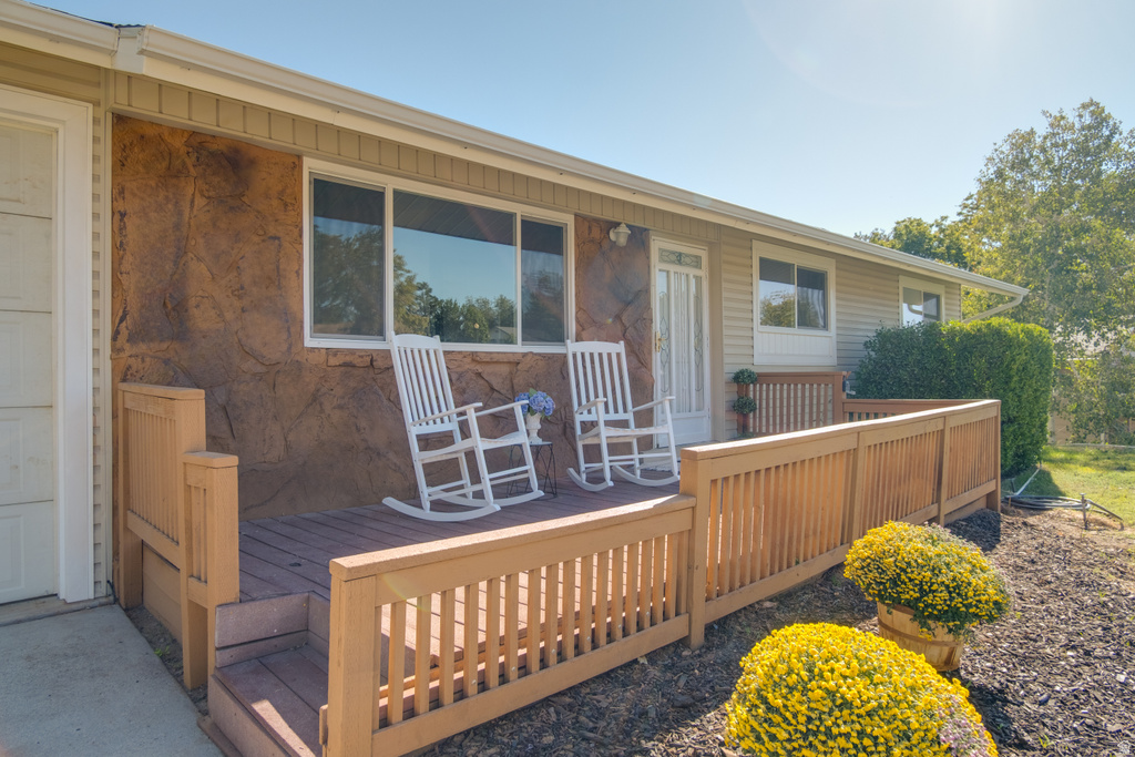 1482 E WATERS LN Sandy, UT 84093