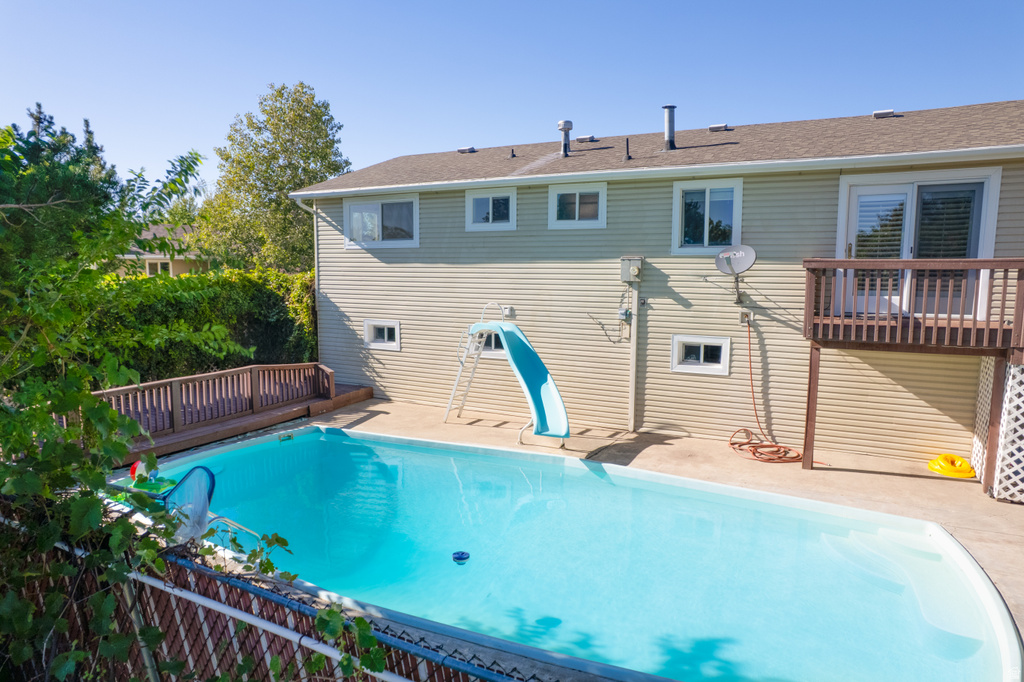 1482 E WATERS LN Sandy, UT 84093