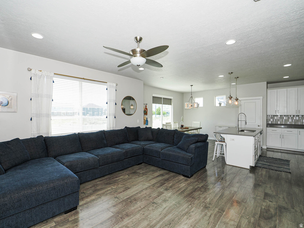 957 W MCKENNA RD Bluffdale, UT 84065