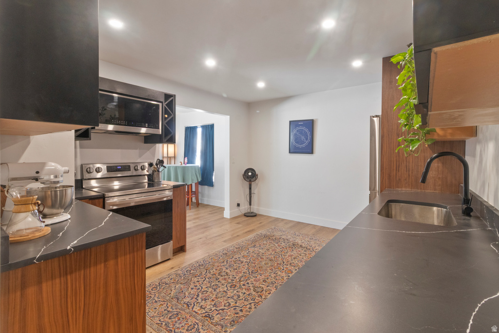 659 E RIVIERA CIR South Salt Lake, UT 84106