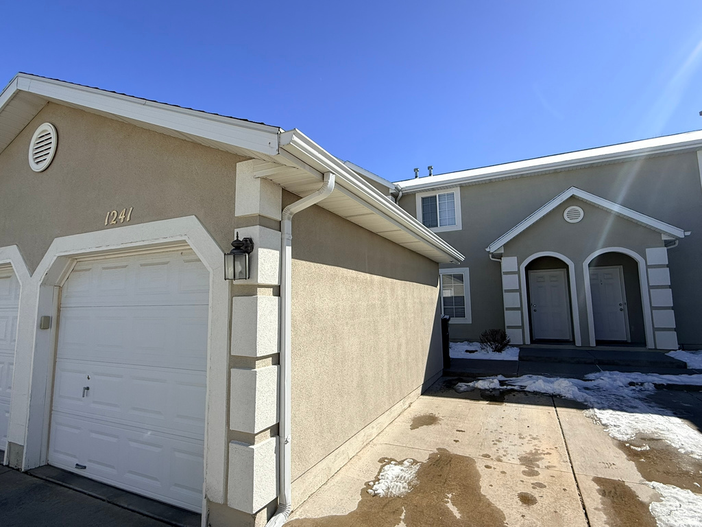 1241 E 6125 S South Ogden, UT 84405
