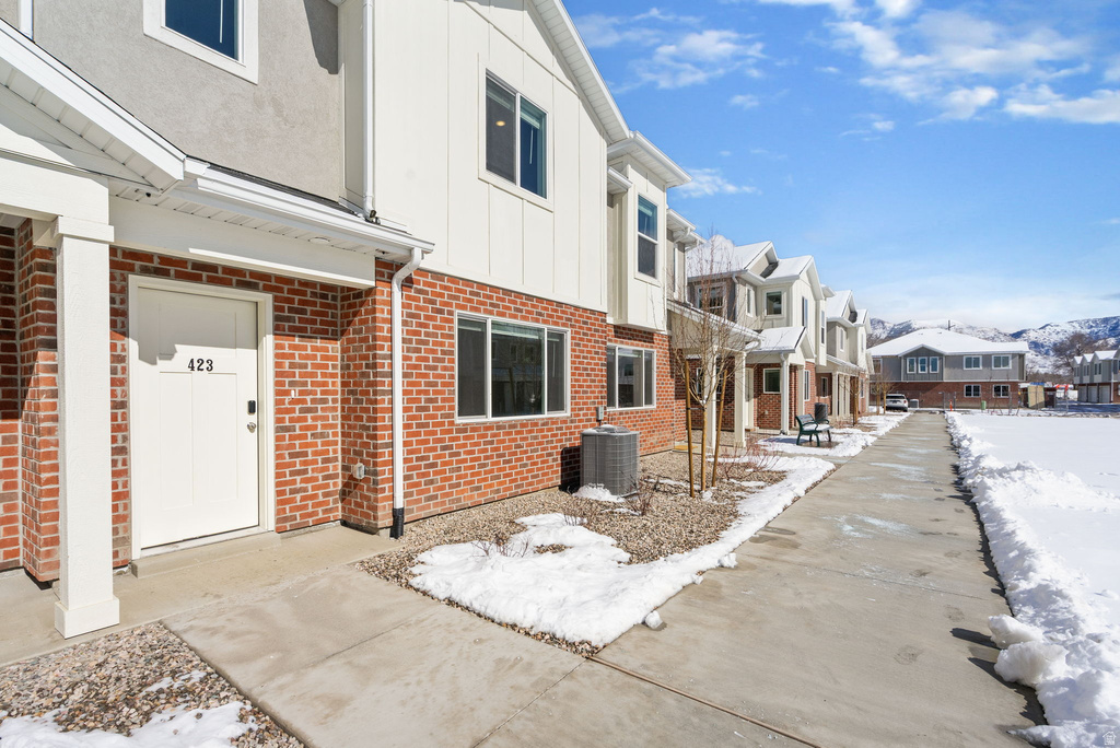 423 W 1025 S Ogden, UT 84404