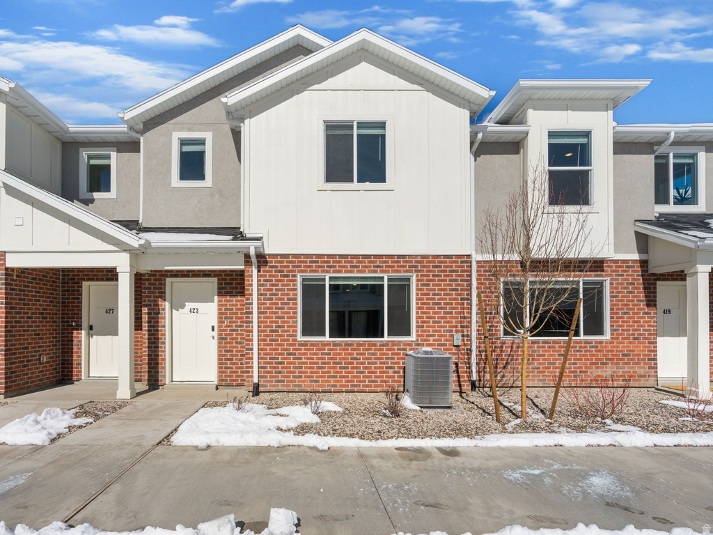 423 W 1025 S Ogden, UT 84404