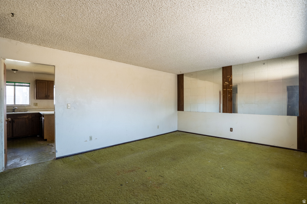 1092 E PLATINUM WAY Sandy, UT 84094