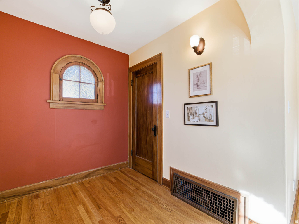 1665 E HARVARD AVE Salt Lake City, UT 84105