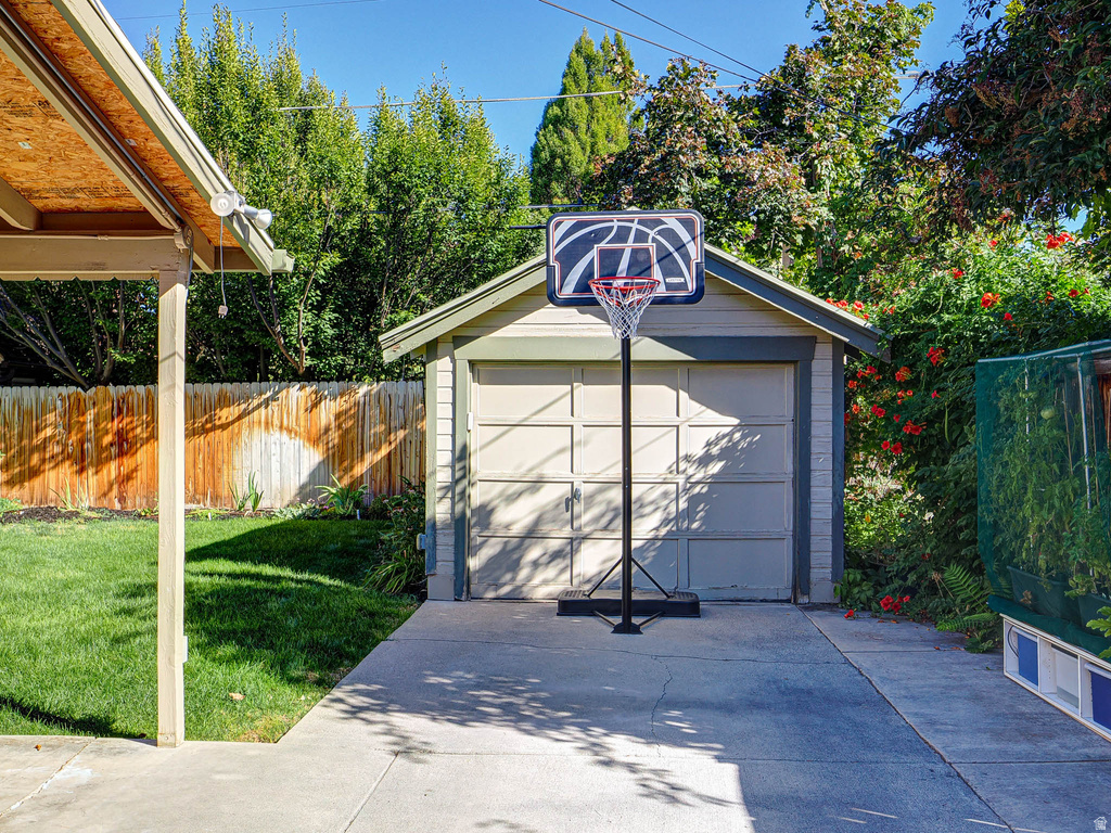 1665 E HARVARD AVE Salt Lake City, UT 84105