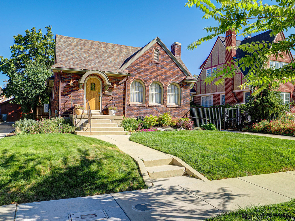 1665 E HARVARD AVE Salt Lake City, UT 84105