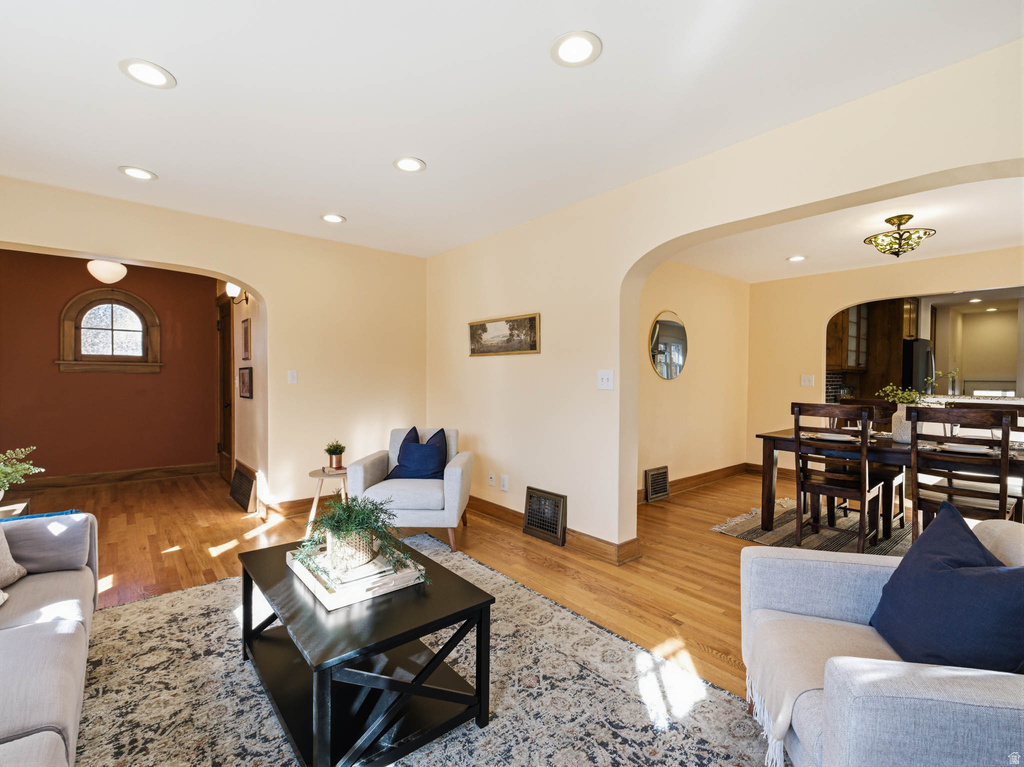 1665 E HARVARD AVE Salt Lake City, UT 84105