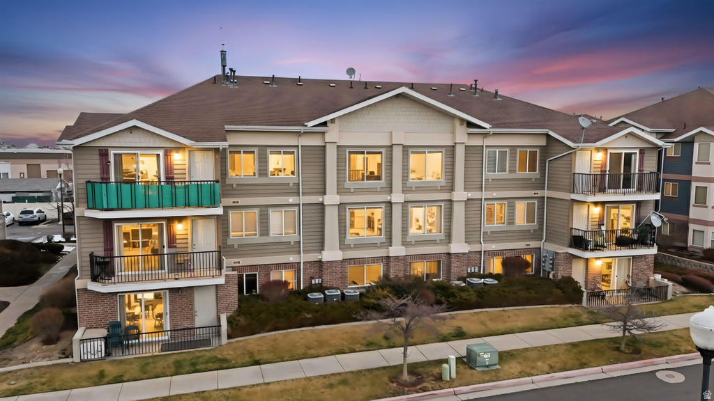 74 E RESACA DR #B12 Sandy, UT 84070