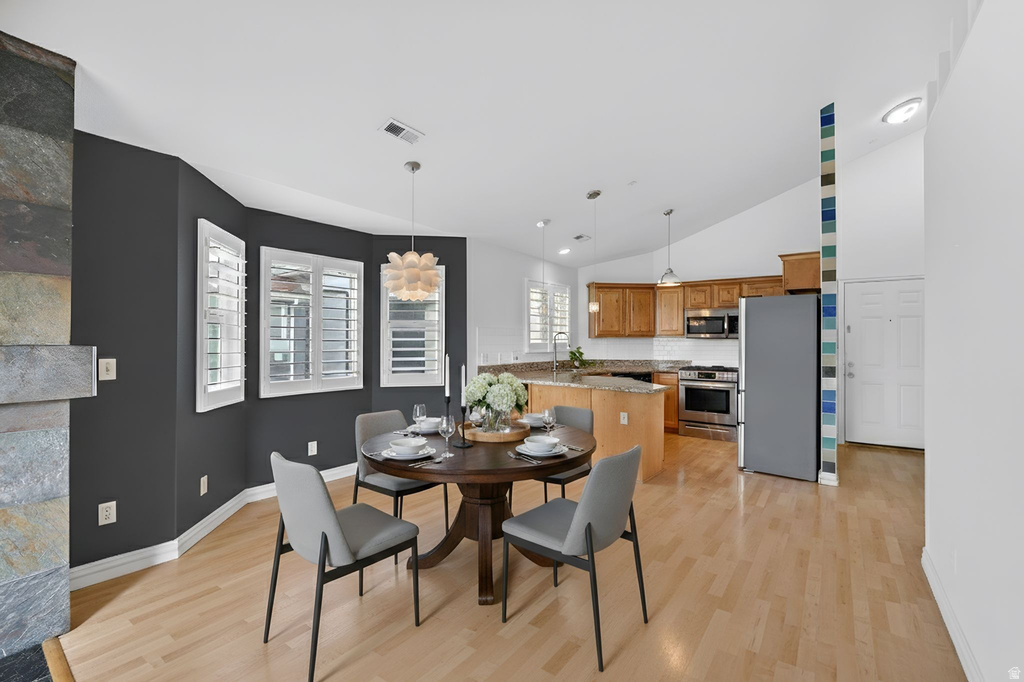 74 E RESACA DR #B12 Sandy, UT 84070