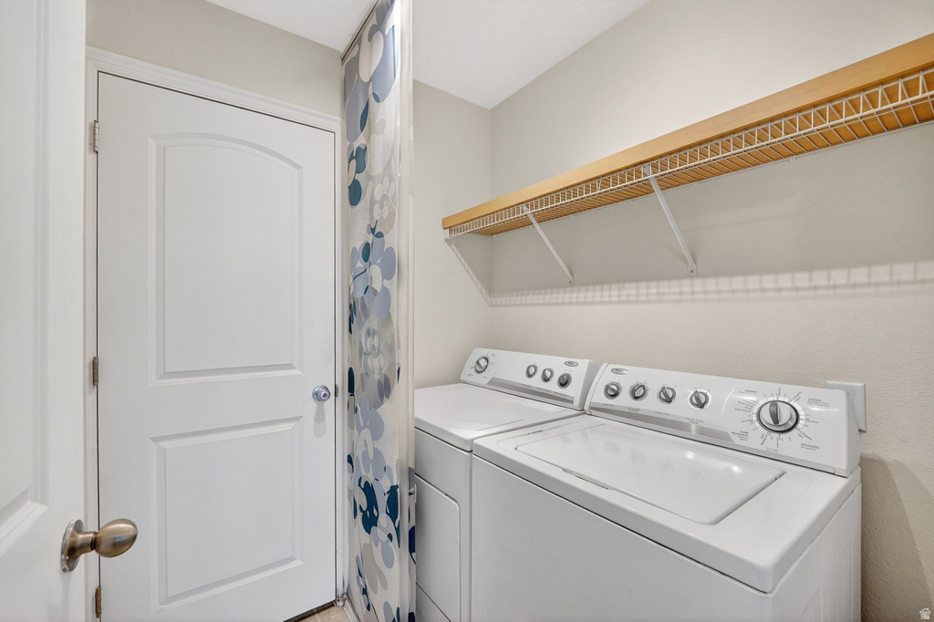 74 E RESACA DR #B12 Sandy, UT 84070