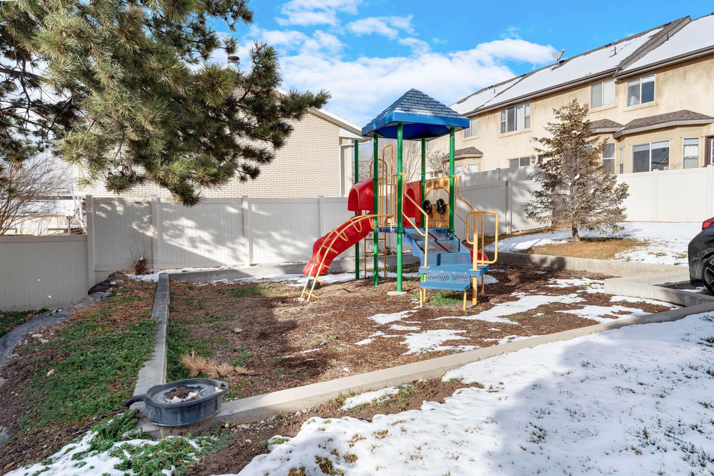 1842 E ROUEN CIR Holladay, UT 84117