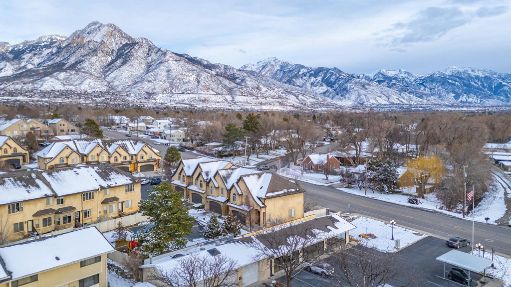 1842 E ROUEN CIR Holladay, UT 84117