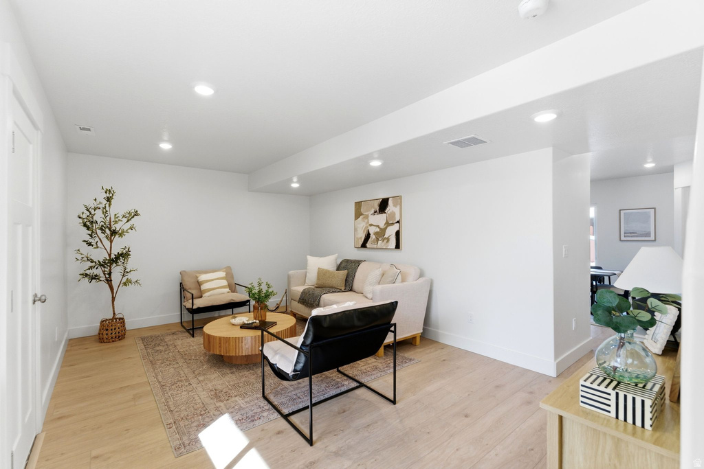 1621 N ANGEL ST Layton, UT 84041