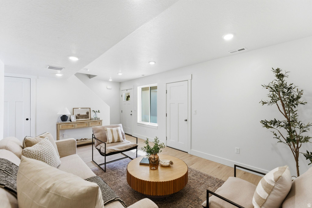 1621 N ANGEL ST Layton, UT 84041