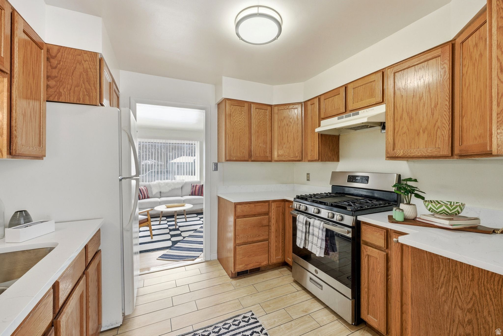 1215 S STEWART ST Salt Lake City, UT 84104