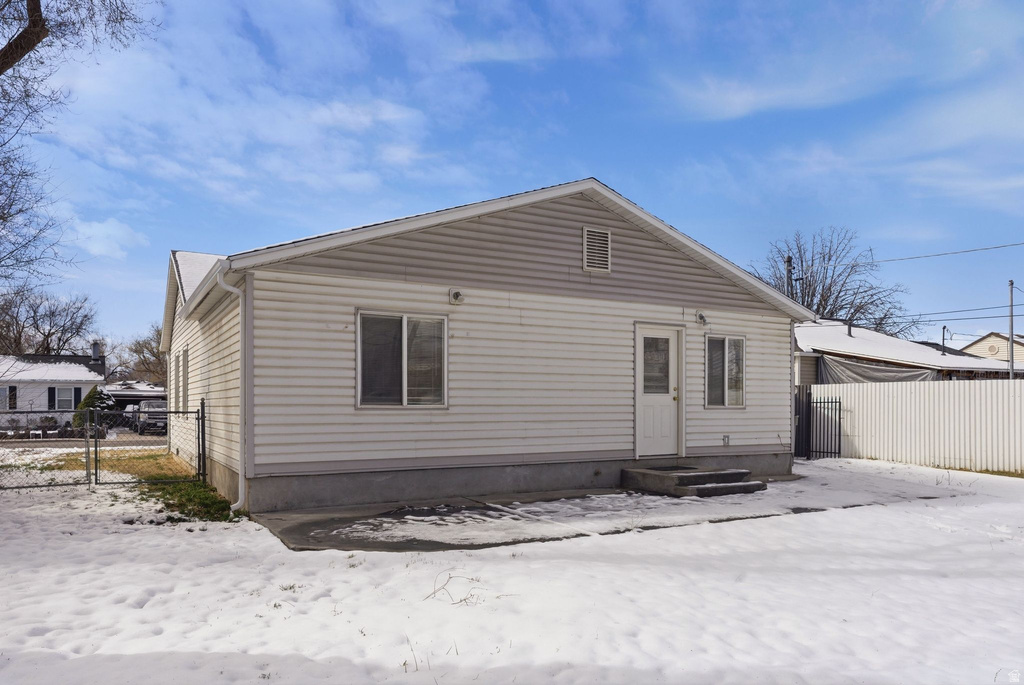 1215 S STEWART ST Salt Lake City, UT 84104