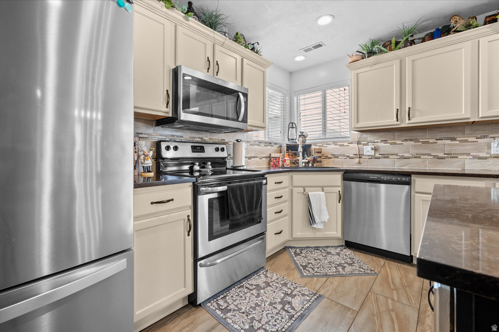 2337 S 1500 W Woods Cross, UT 84087