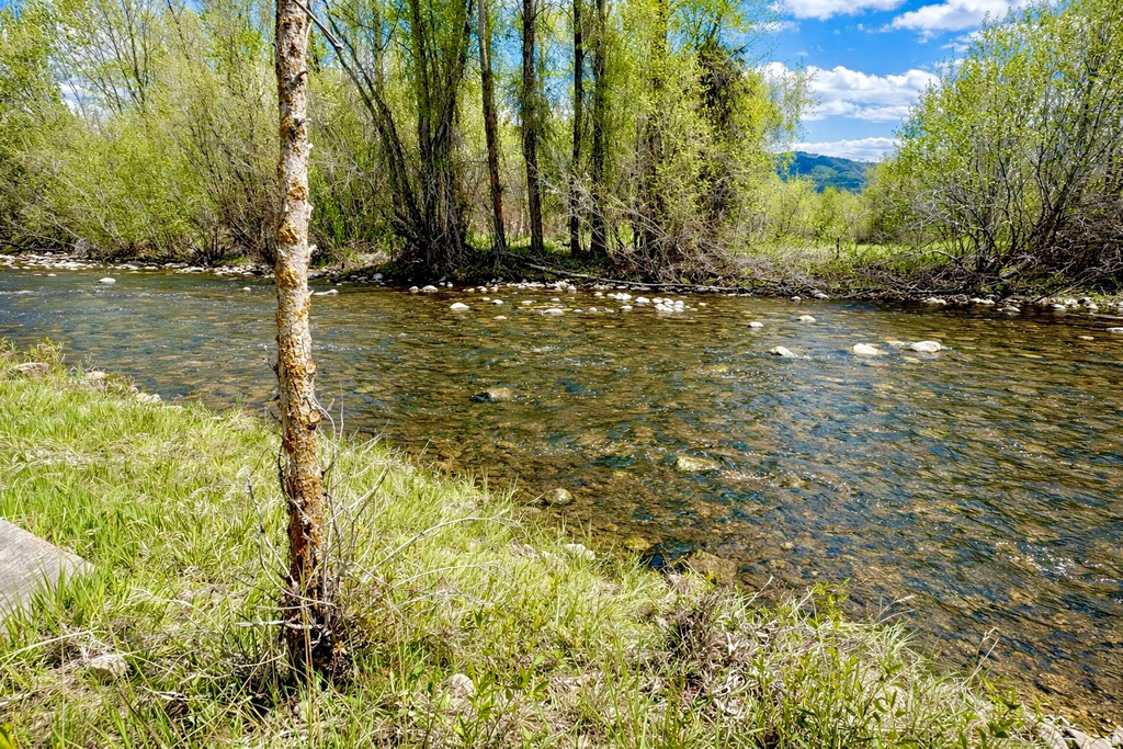 829  RIVER HAVEN LN Oakley, UT 84055