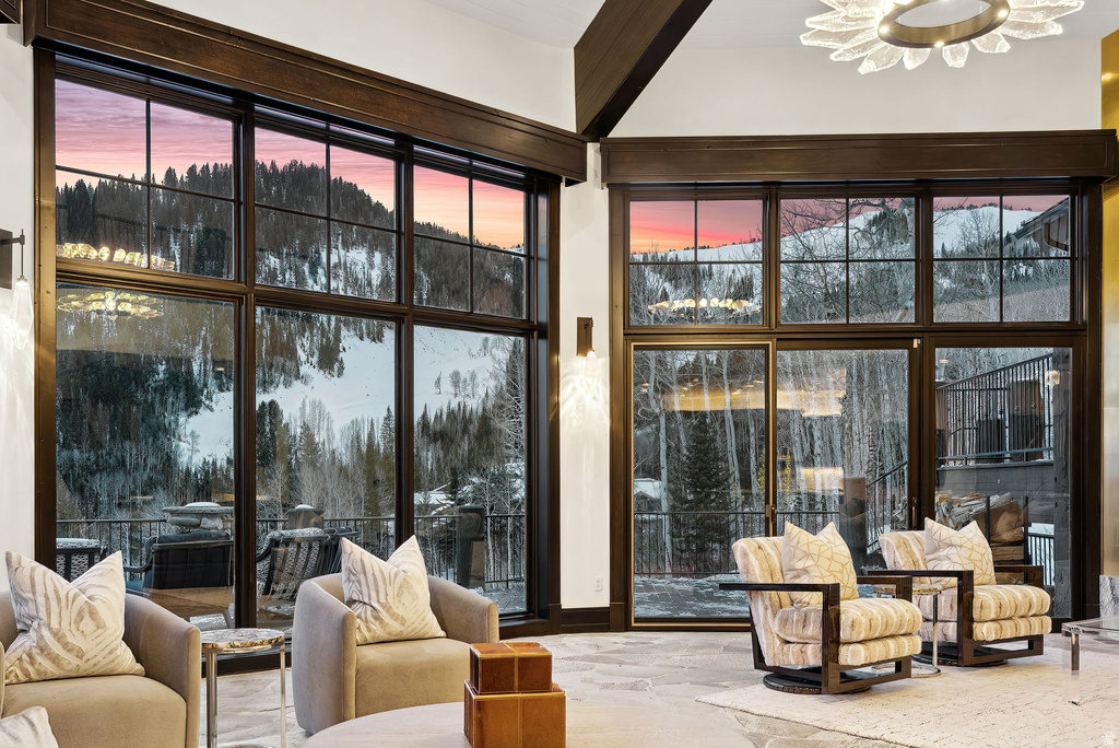 73 WHITE PINE RD Park City, UT 84060