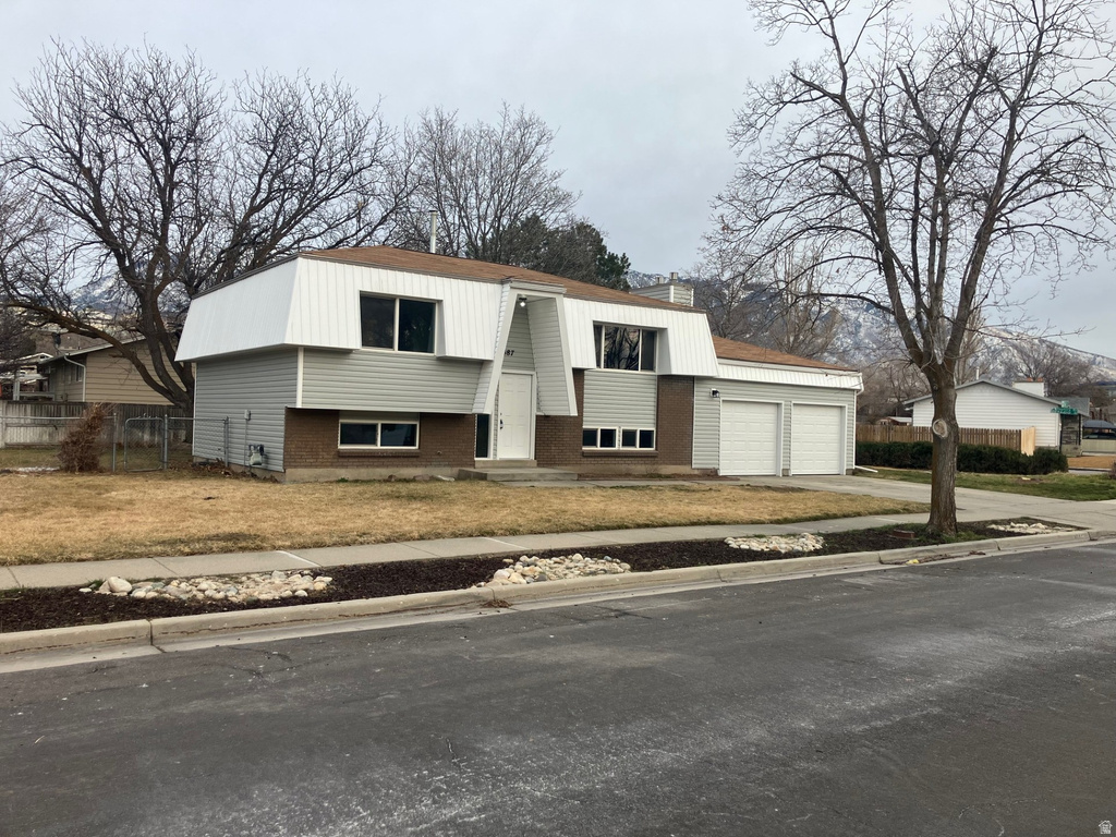 9587 S 1040 E Sandy, UT 84094