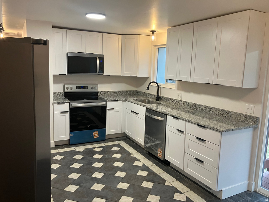 9587 S 1040 E Sandy, UT 84094