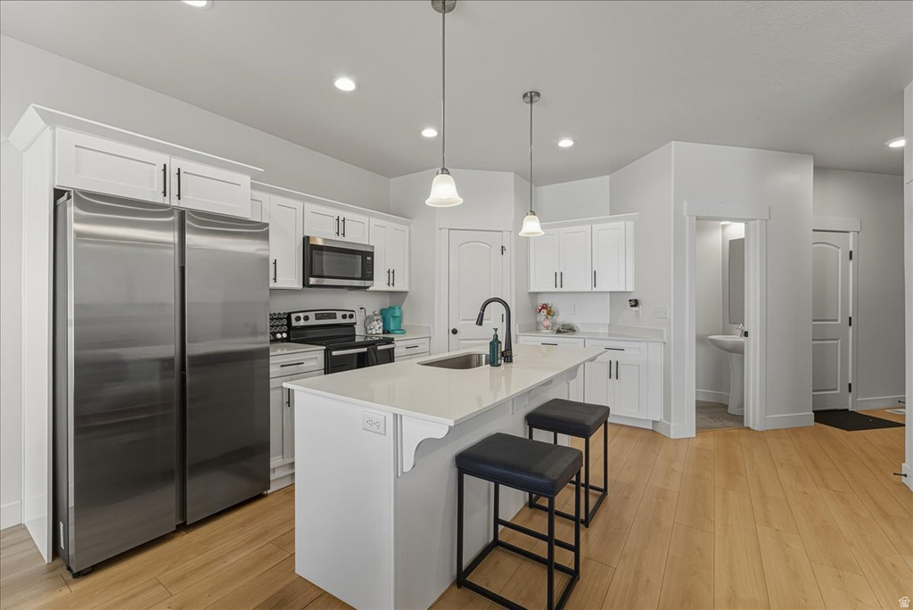 1763 N BLAZE LN Saratoga Springs, UT 84045