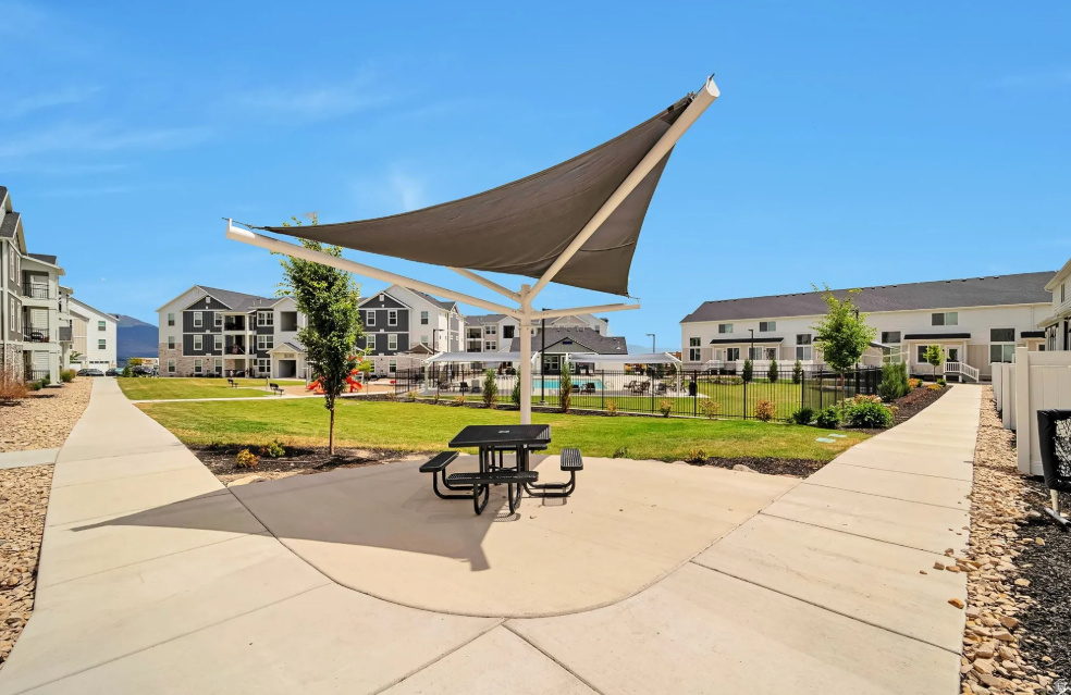 1763 N BLAZE LN Saratoga Springs, UT 84045