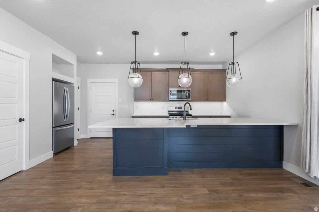 186 S RIVERSIDE DR Saratoga Springs, UT 84045