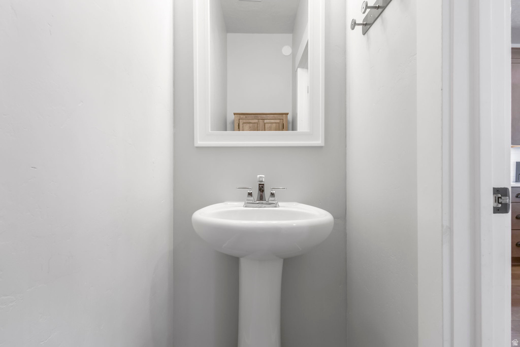 186 S RIVERSIDE DR Saratoga Springs, UT 84045