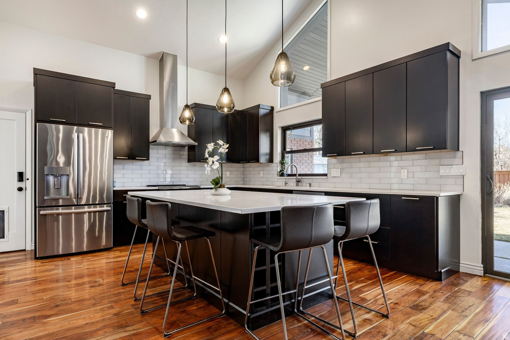 323 N FAIRFAX CIR Salt Lake City, UT 84103