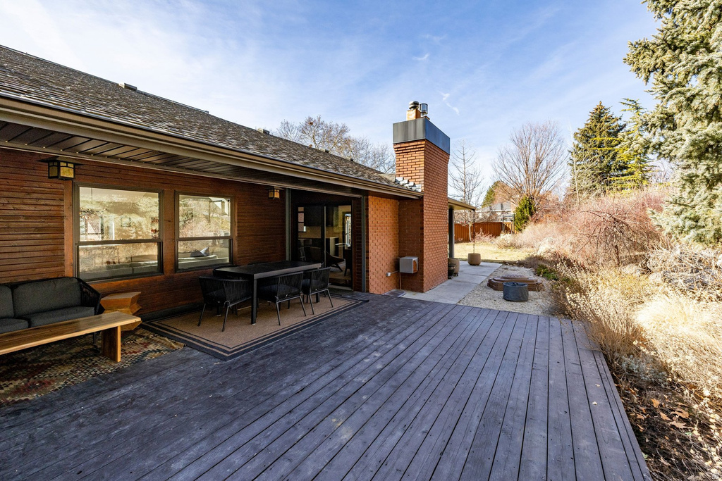 323 N FAIRFAX CIR Salt Lake City, UT 84103