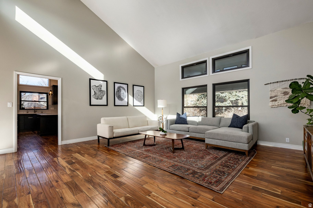 323 N FAIRFAX CIR Salt Lake City, UT 84103