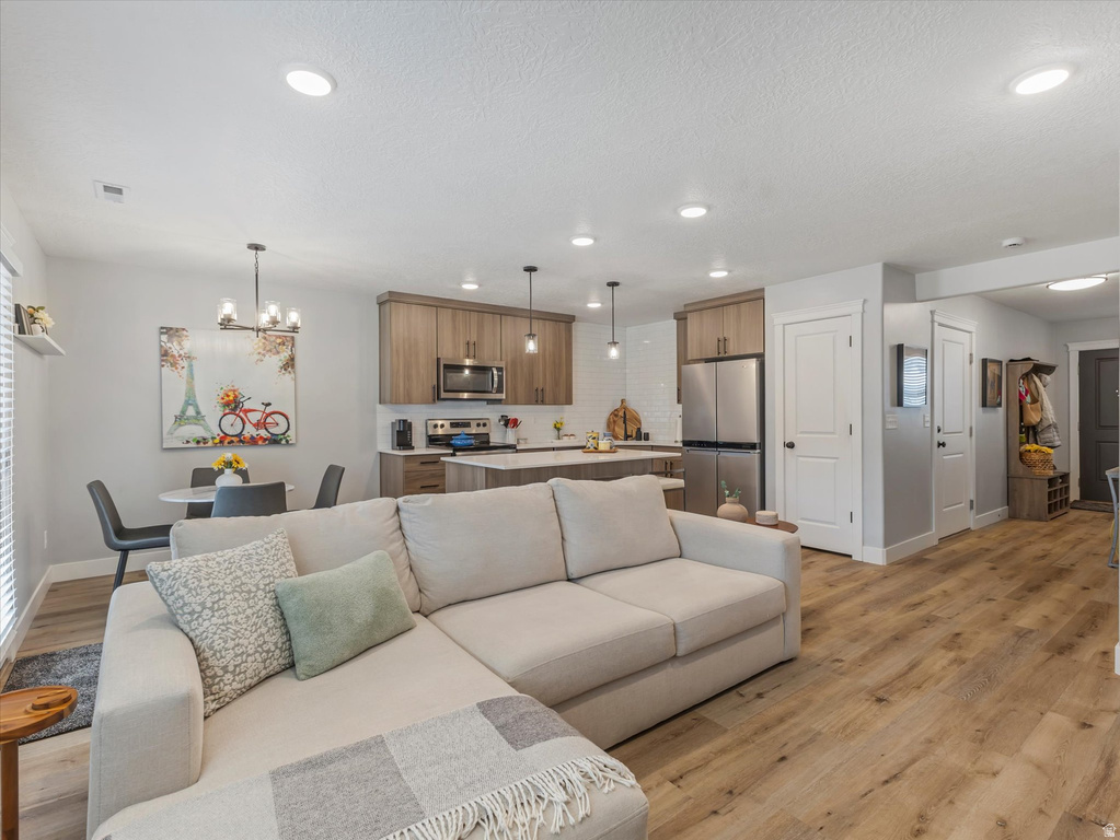 3047 S OLD EMIGRANT RD Syracuse, UT 84075