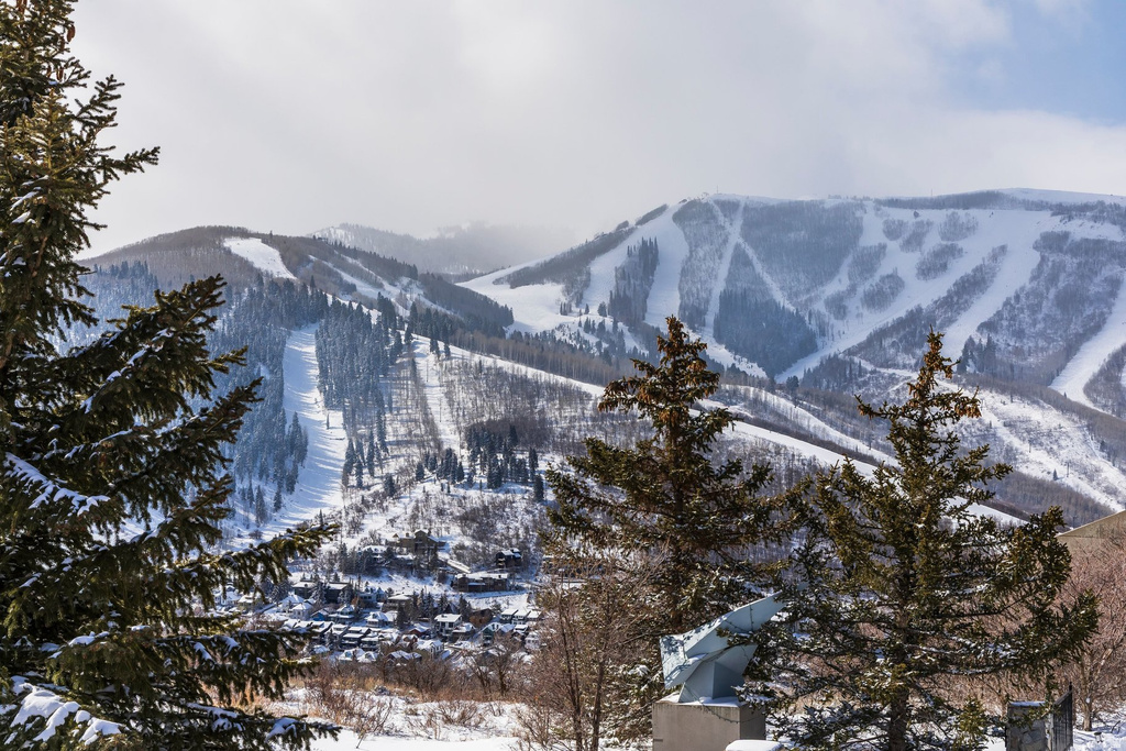 1355 GOLDEN WAY Park City, UT 84060
