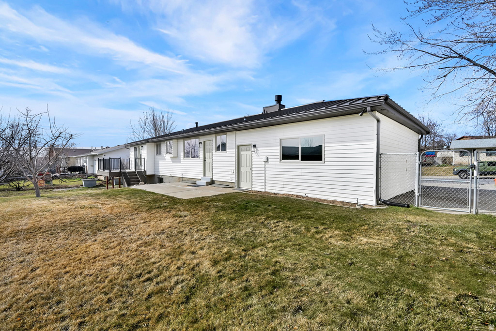 9 W PARK DR Kaysville, UT 84037