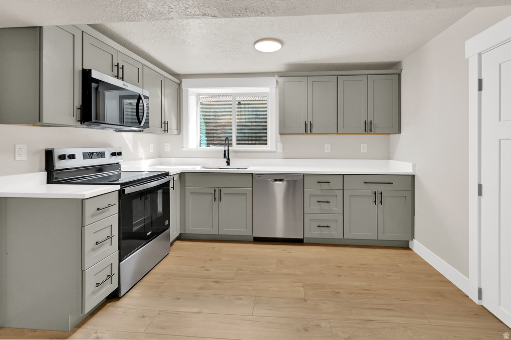 9 W PARK DR Kaysville, UT 84037