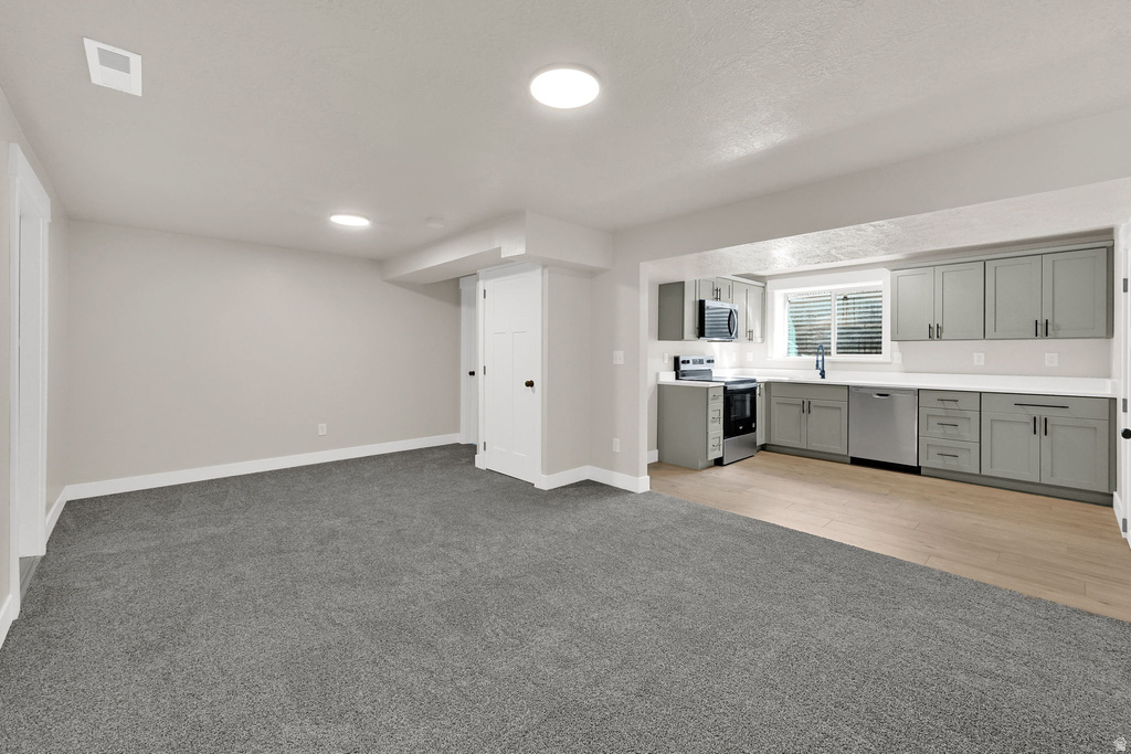 9 W PARK DR Kaysville, UT 84037