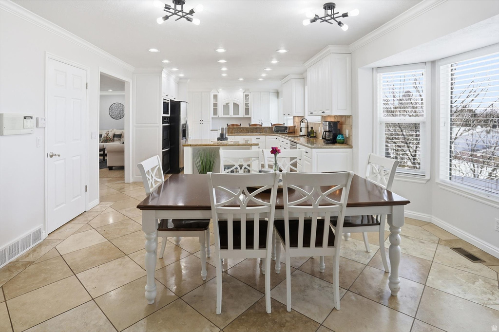 5554 S WHITE SPRINGS DR. DR Murray, UT 84123