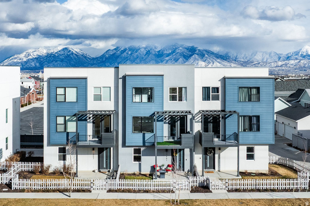 11661 S SKYWARD RD South Jordan, UT 84009