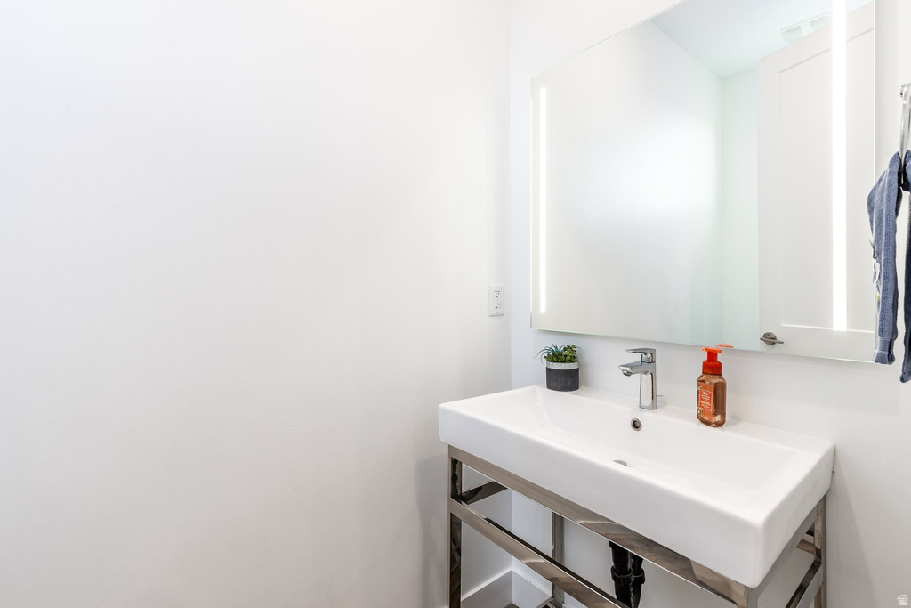 11661 S SKYWARD RD South Jordan, UT 84009