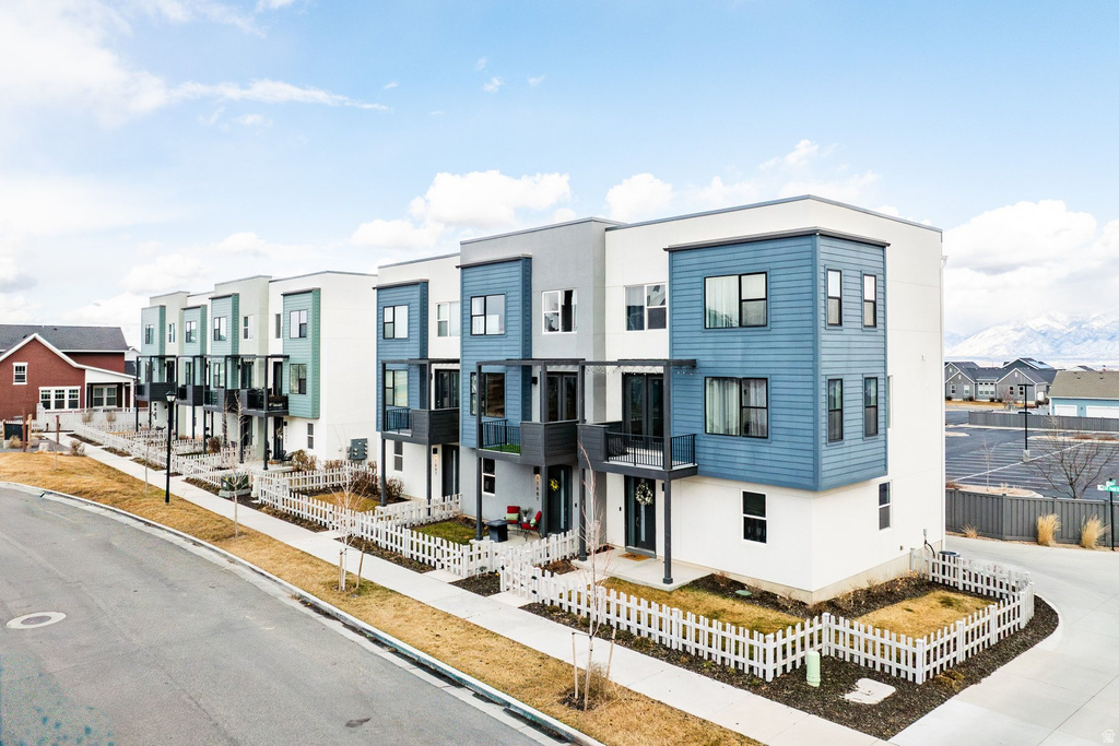 11661 S SKYWARD RD South Jordan, UT 84009