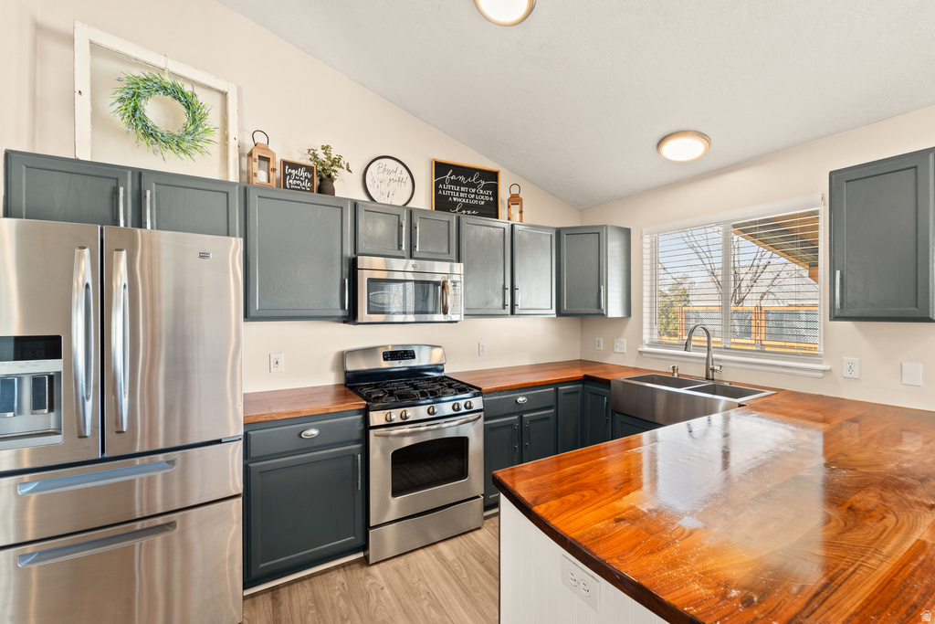 776 COUNTRY CLUB DR Stansbury Park, UT 84074