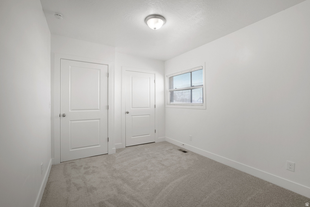 8558 S CENTER ST Sandy, UT 84070