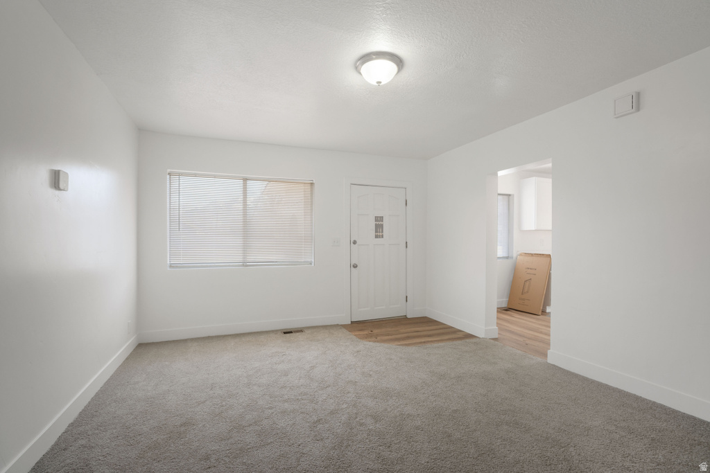 8558 S CENTER ST Sandy, UT 84070