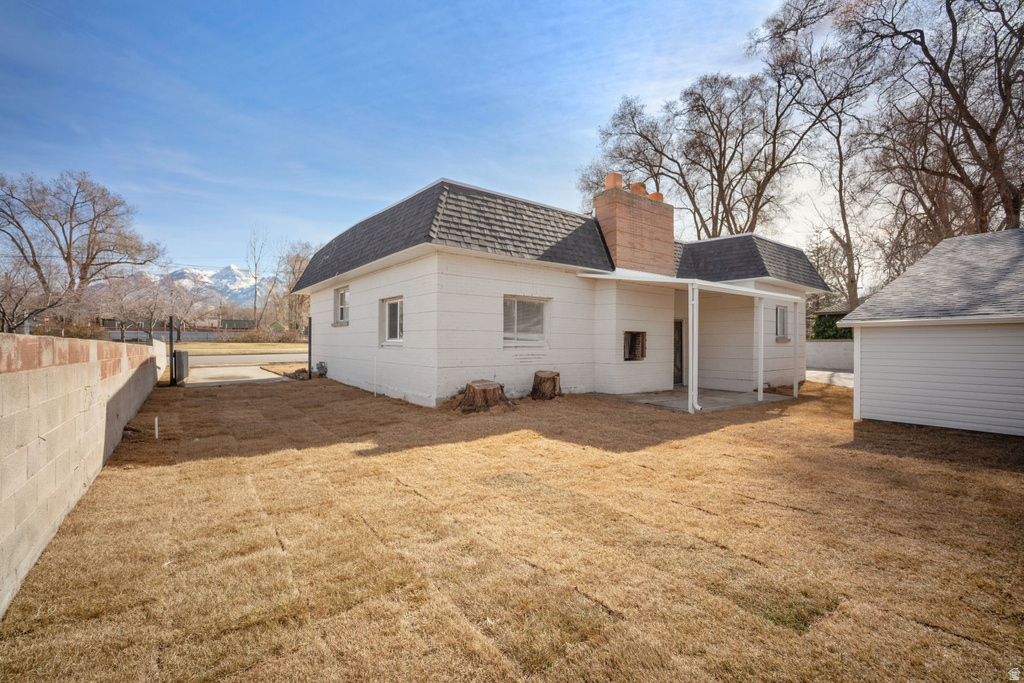 8558 S CENTER ST Sandy, UT 84070