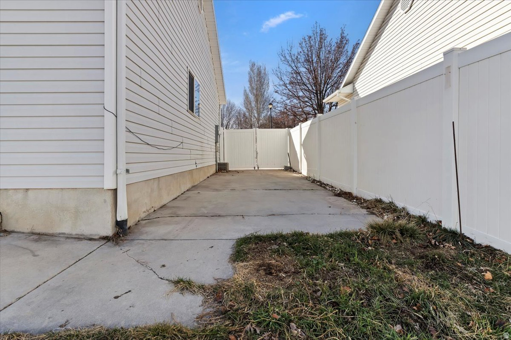 5244 W SHAGGY PEAK DR Riverton, UT 84096