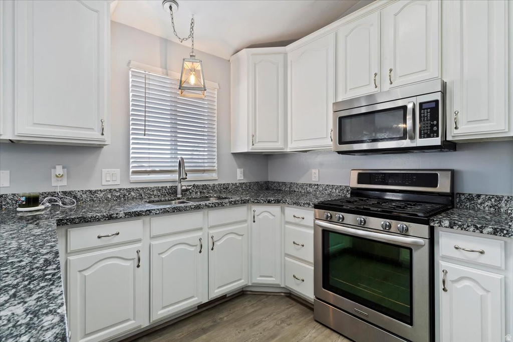 5244 W SHAGGY PEAK DR Riverton, UT 84096